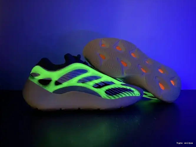 hype ID1674 Adidas Salt Yeezy Fade V3 700 0528